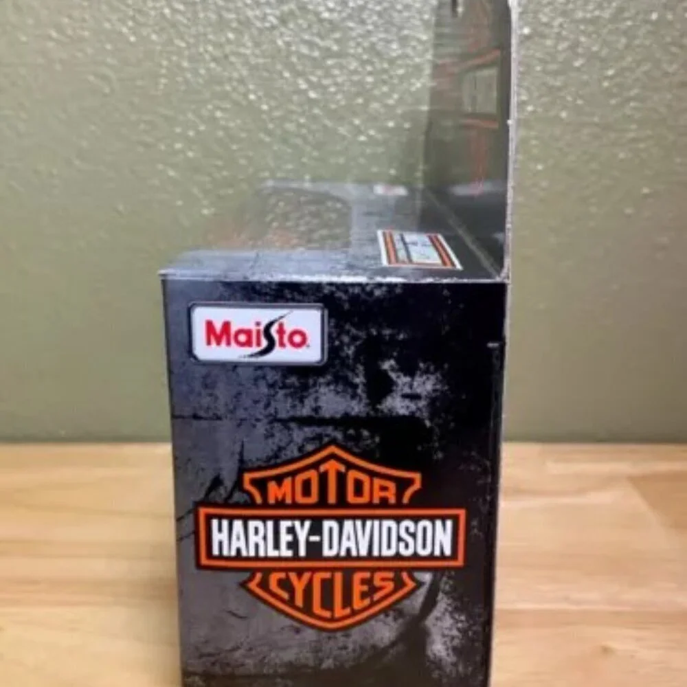Harley‎ Davidson 2004 FXSTDSE CVO Maisto HD Custom Series 37 1:18 Model NIP 2022